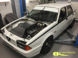 Olis Alfa 75 Rennwagen mit 3.7 V6 Einzeldrossel