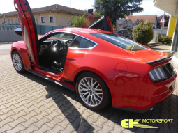 Ford Mustang mit Schwenktüren von KW Automotive mit TÜV