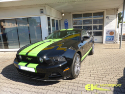 Ford Mustang GT 5.0 V8 Inspektionsarbeit